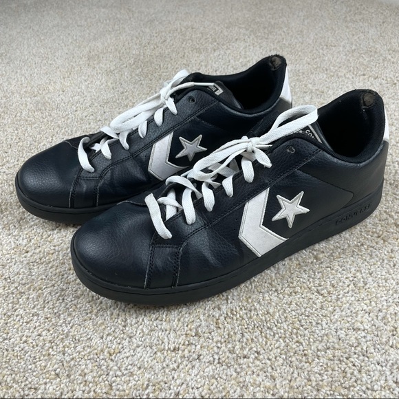 Vintage Converse one star black leather shoes low